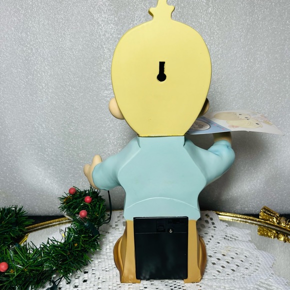 Precious Moments Large Holiday Boy With light up Wreath - Picture 8 of 9